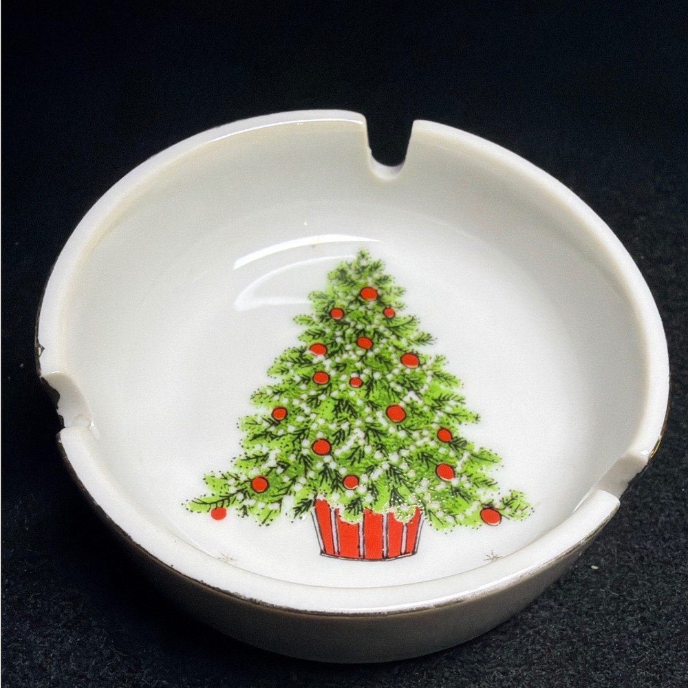 George Good Christmas Tree Ashtray‎ Vintage Japan White Gold Trim Small Ceramic